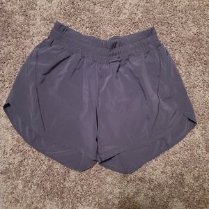 Track That mid rise 5" short